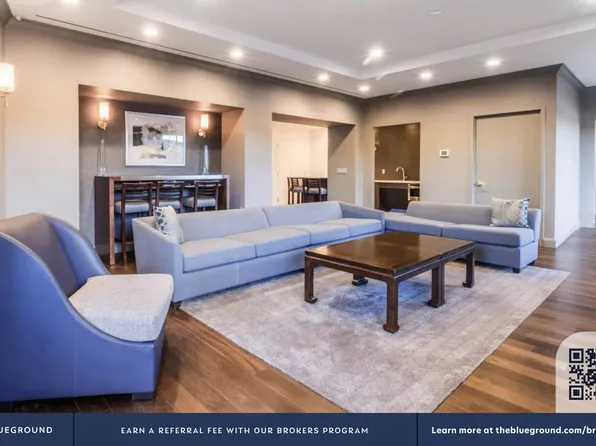 180 Riverside Boulevard image 25 of 31