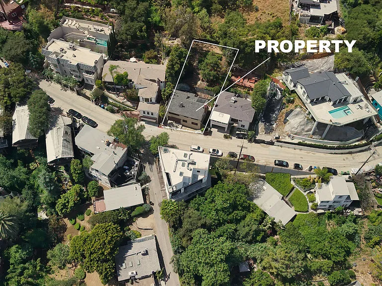 6871 Pacific View Dr — Photo 2