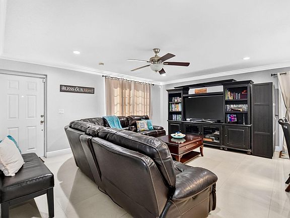 4th image of 6901 S Congress Avenue