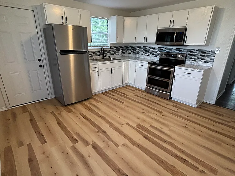 1001 S 29th St — Photo 3