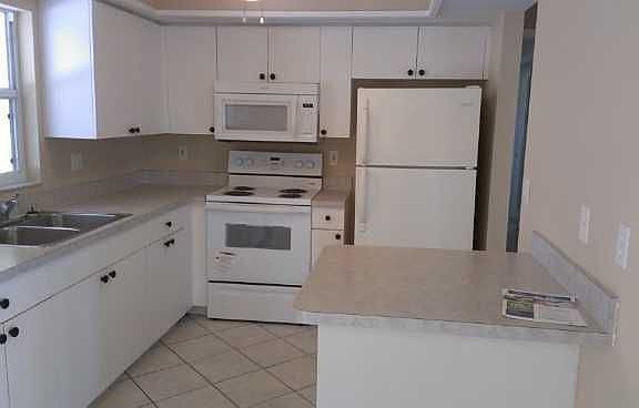 3rd image of 315 SE 3rd Ter