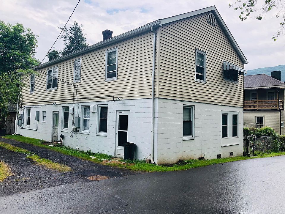 1st image of 400 Rose Ave