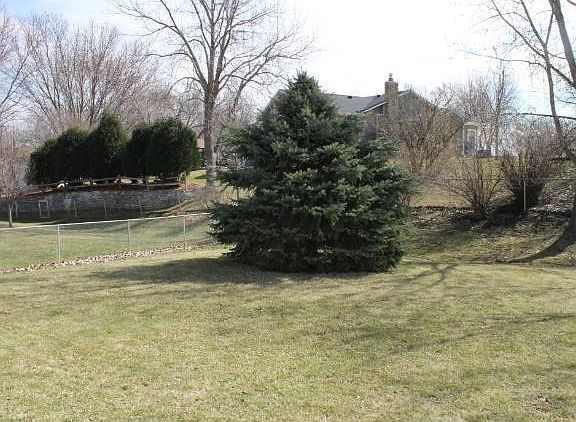 3rd image of 15798 Harwell Ave