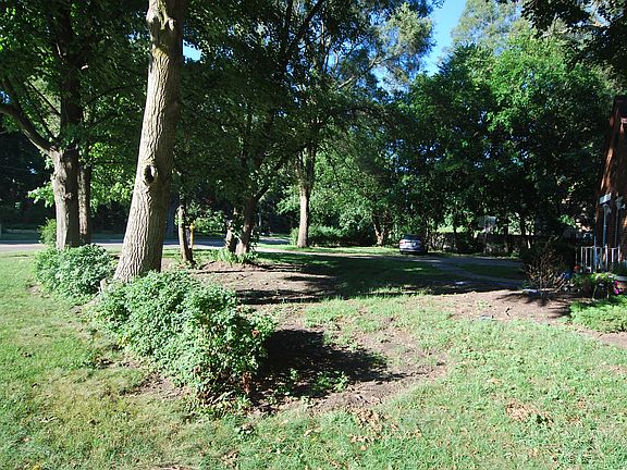 5th image of 728 S Shore Dr
