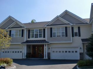 72 Suzie Dr, Newtown, CT 06470