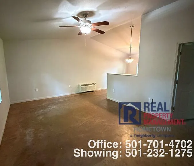 1426 Stanley St #B — Photo 2