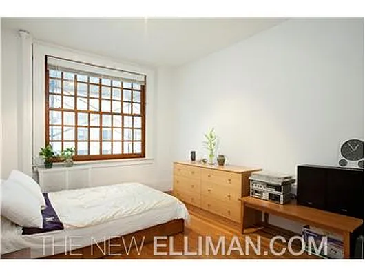 Sold by Douglas Elliman | media 16