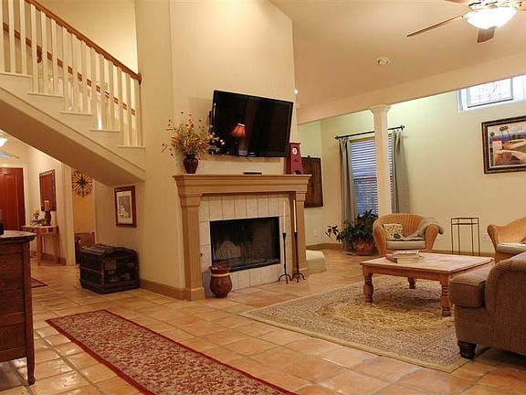 4th image of 4811 Tamarisk St