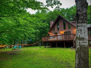 8966 Pheasant Ln, Tobyhanna, PA 18466