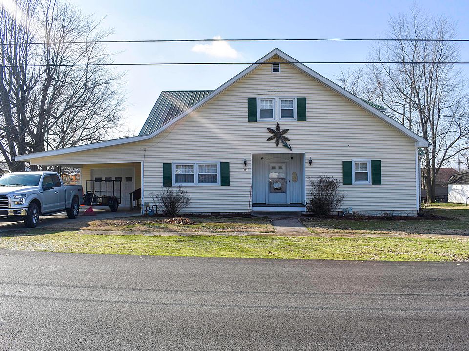 1st image of 301 W Roberts St