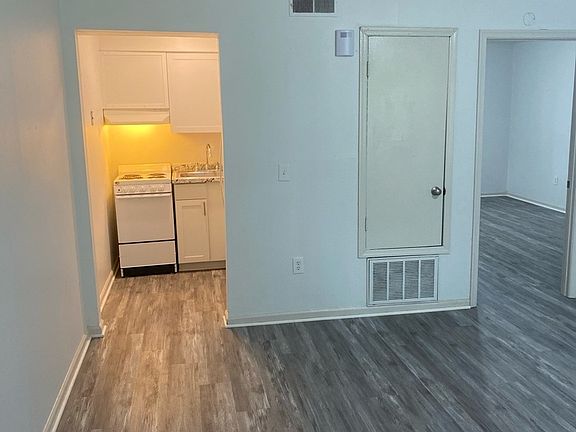 3rd image of 1512 Downing St NW
