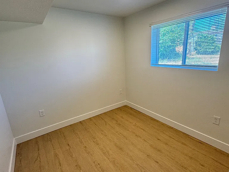 1838 W New York Dr — Photo 26