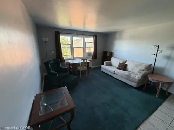 1759 King St E #32, Hamilton, ON L8K 1V6