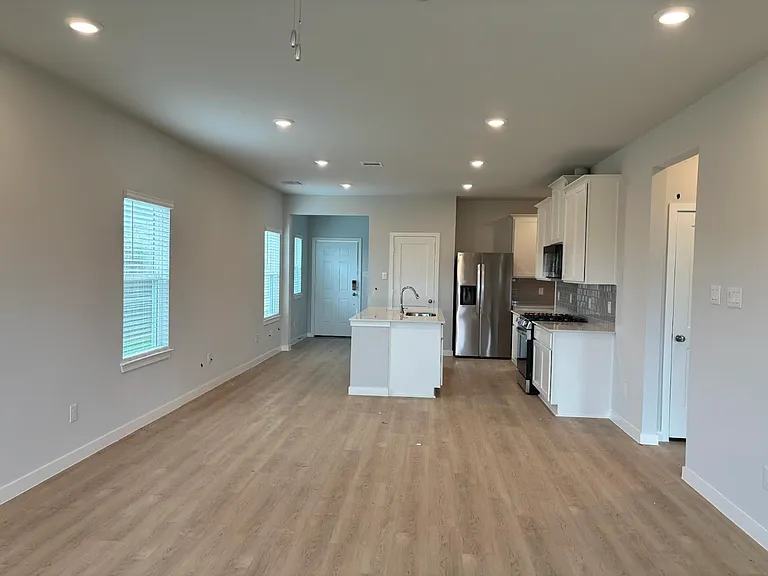 4002 Windy Whisper Dr — Photo 3