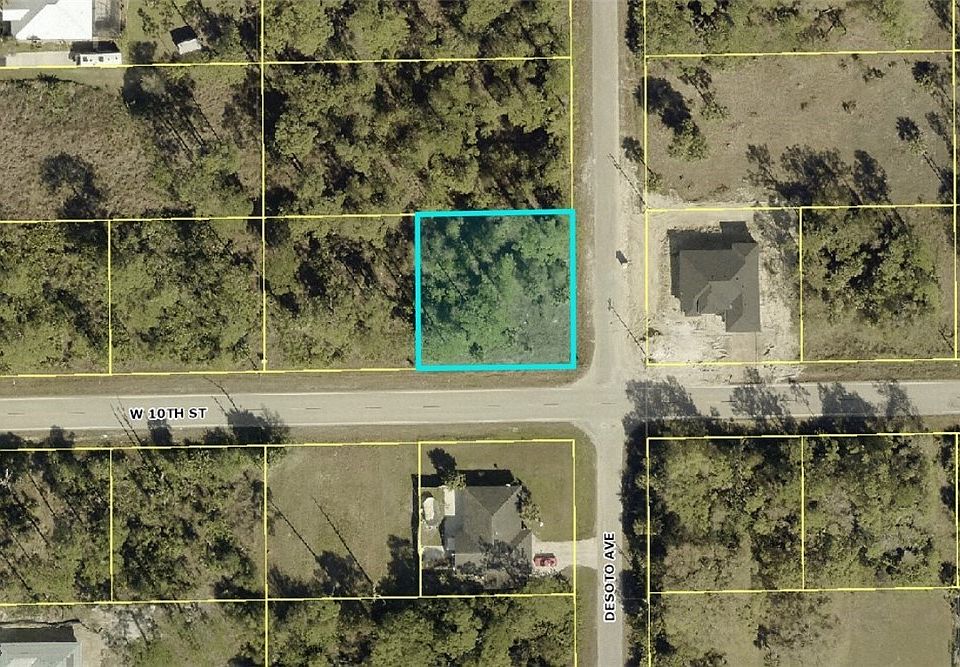 1st image of 800 W 10th St