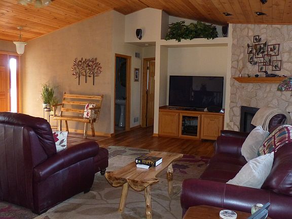 3rd image of N43W33088 Glen Parc Cir