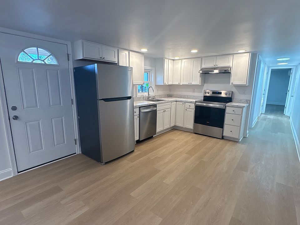 1st image of 300 Hammond St