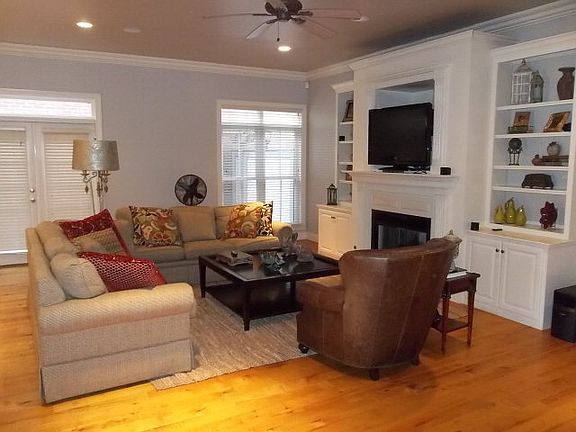 4th image of 721 Mogridge Ln