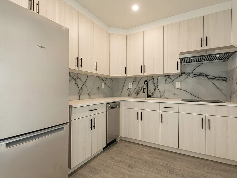 30-43 31st St #6C — Photo 9