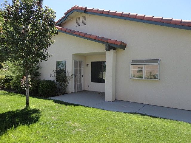 1st image of 1044 Clubhouse Dr