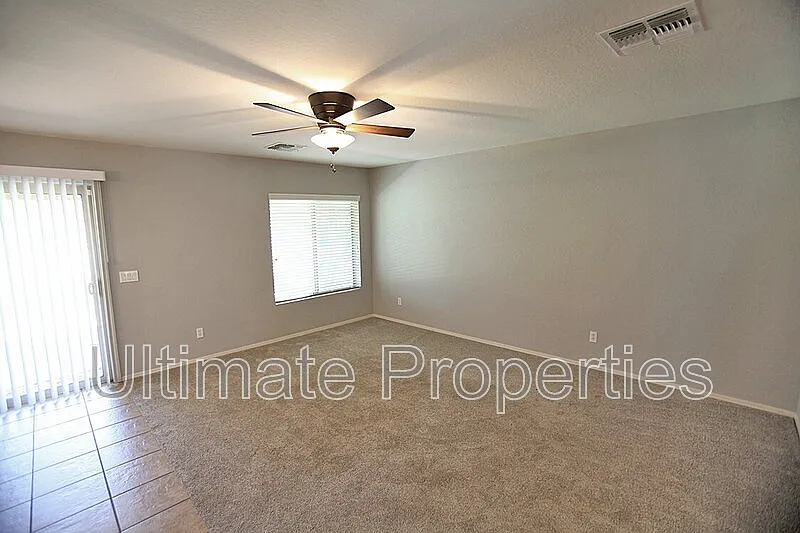 4 bed, 2.0 bath, 1978 sqft, $2,045 — Photo 3