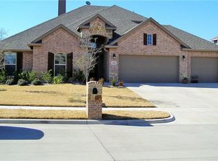 5821 Yellow Rose Ct, Midlothian, TX 76065