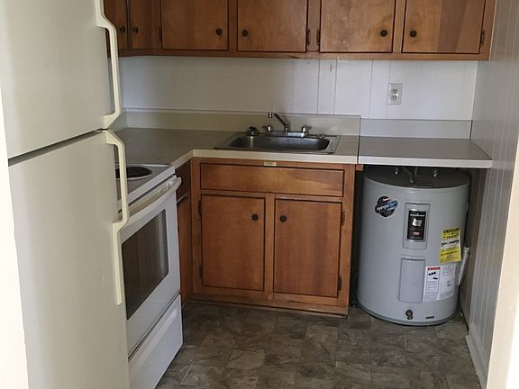 5th image of 8939 Germont Ave #4