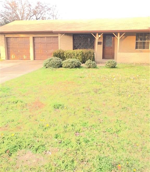 1st image of 7429 Maple Dr