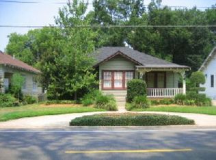 403 N Monroe Ave, Lindenhurst, NY 11757