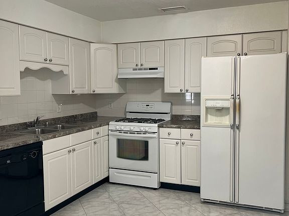 2nd image of 200 N Griffin Dr