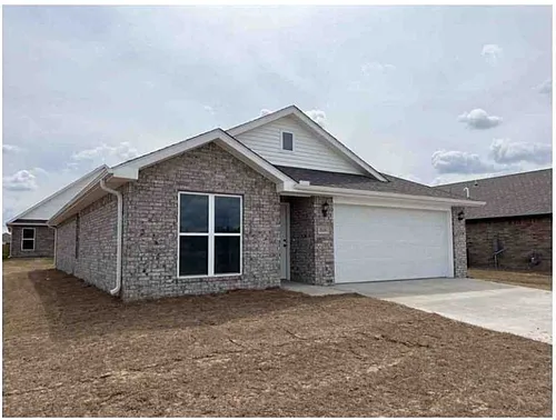 2131 Wildflower Dr Photo 1