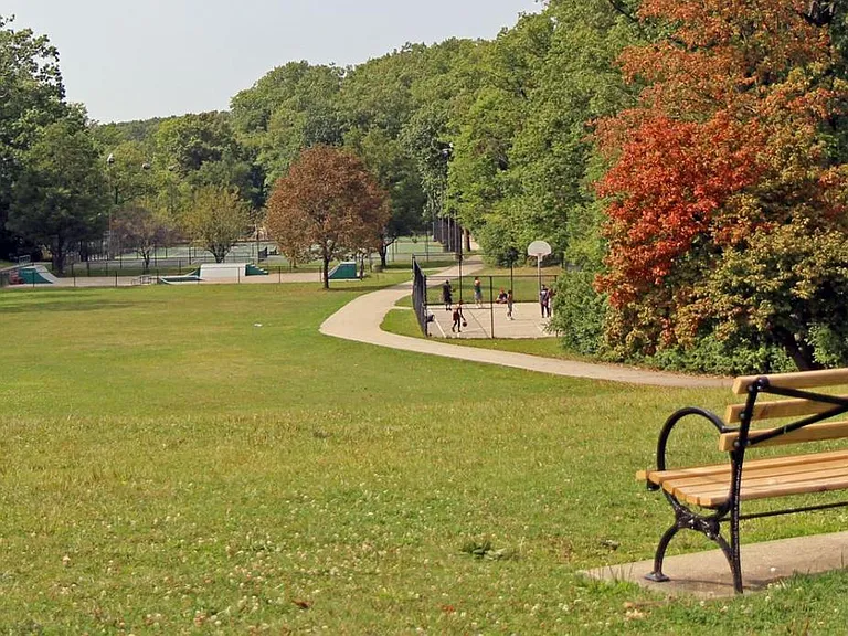 Walking distance to Cain Park.