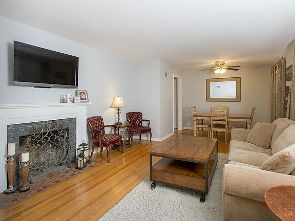 4th image of 5011 W 72nd Ter