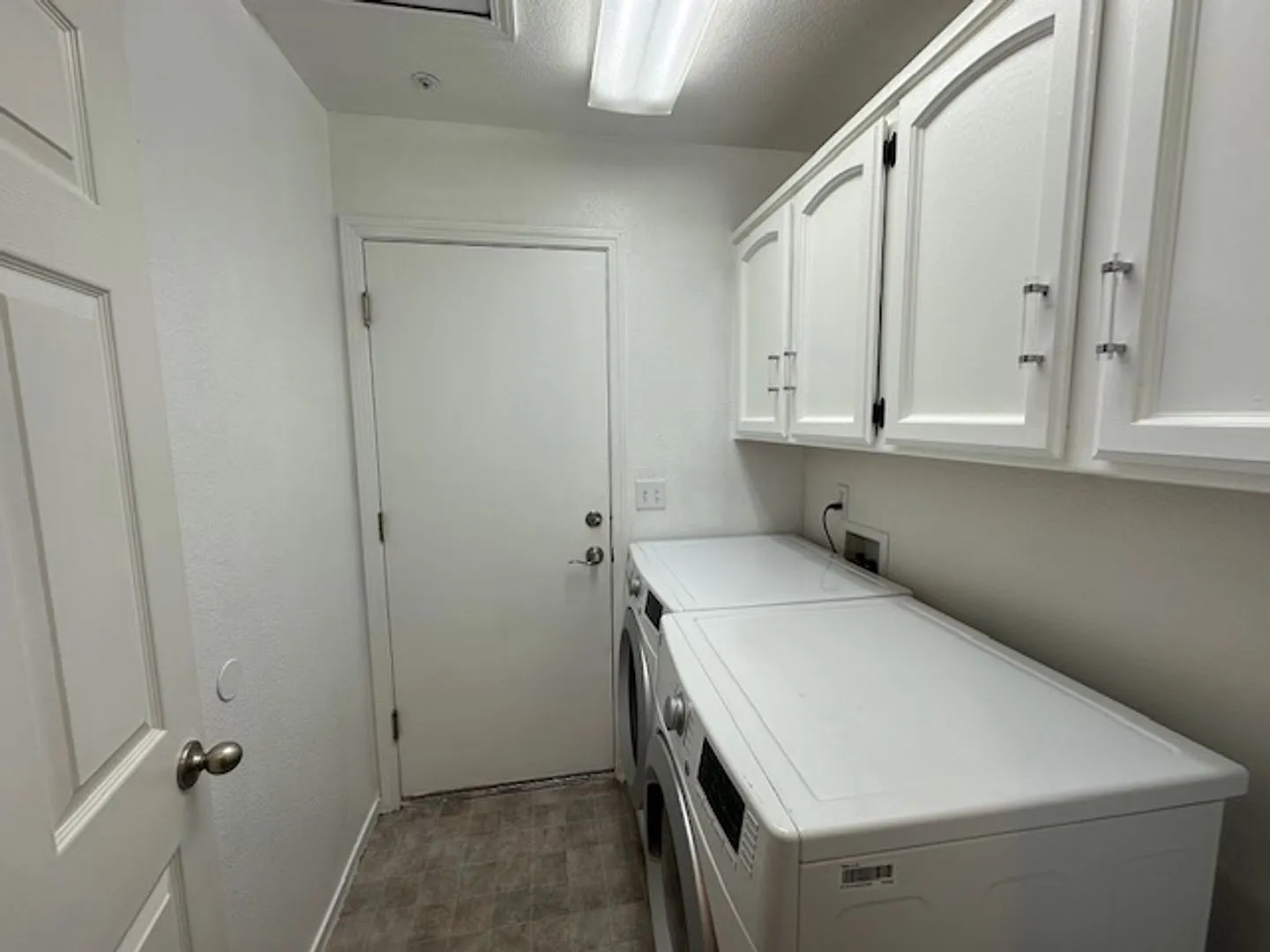 Home with Solar 3 Bedroom and 2 bath Sycamore Ranch — Photo 3