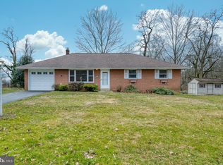 118 Mayfield Dr, Lititz, PA 17543