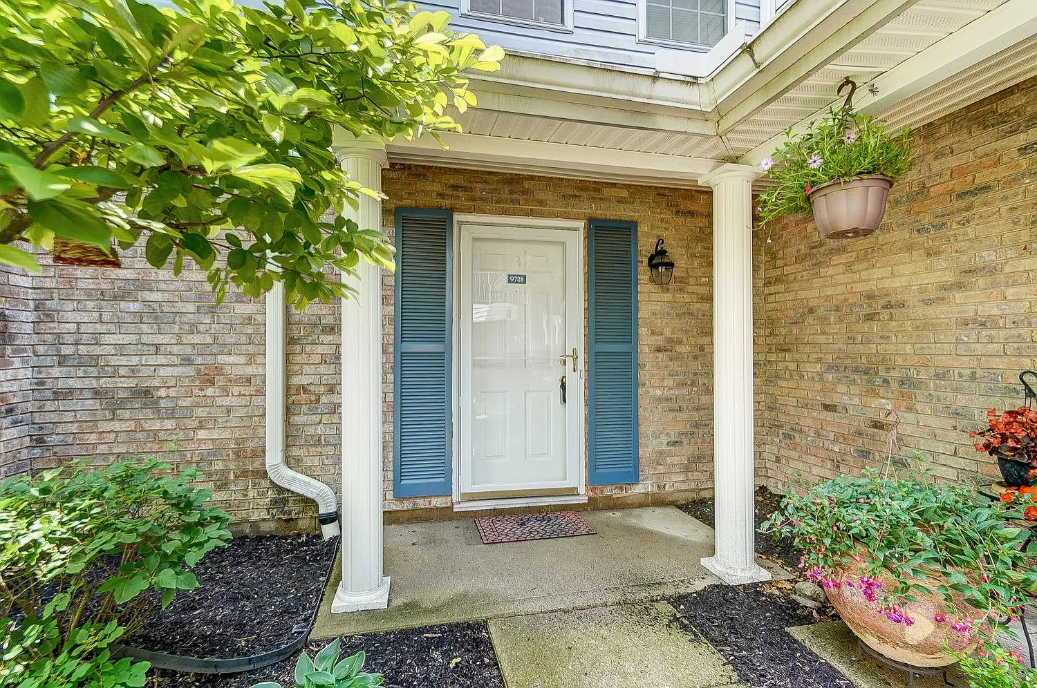 2 bed, 1.5 bath, 1215 sqft, $1,750 — Photo 3
