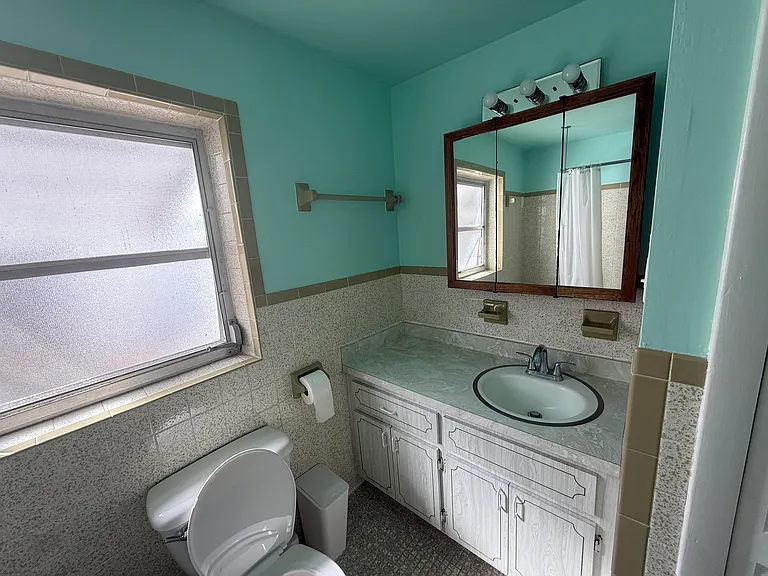 605 E Coast Ave #2 — Photo 7