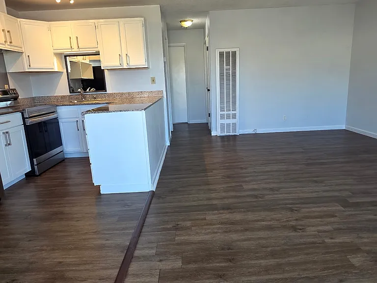 241 San Anselmo Ave N #5 — Photo 9