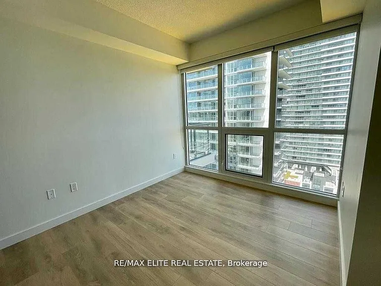 85 McMahon Dr #1502 — Photo 8