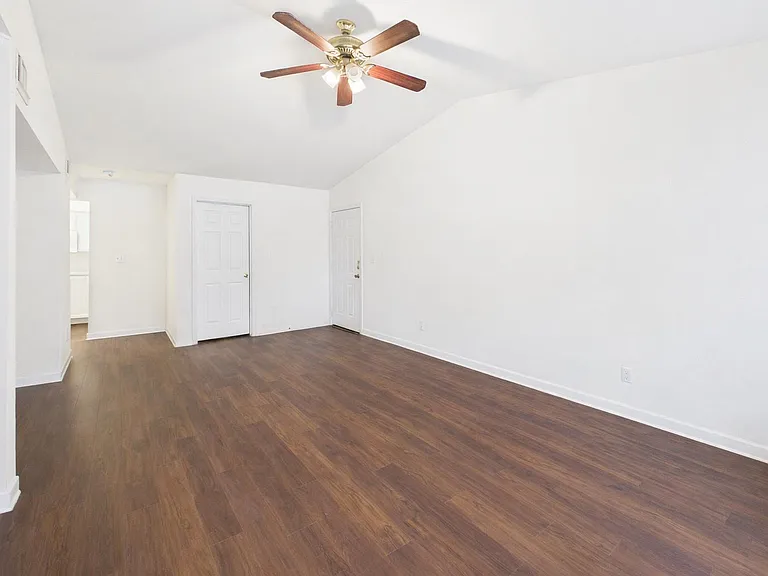 501 W 26th St #314 — Photo 3
