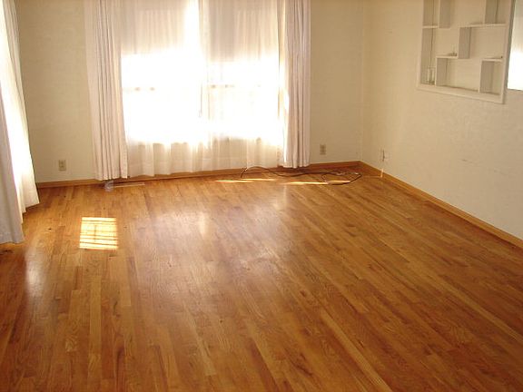 2nd image of 1405 Lewis Ave
