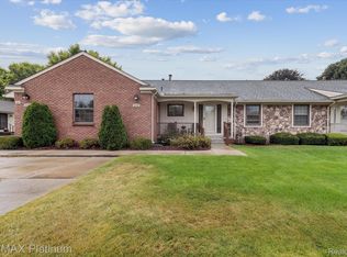 12129 Lexington Dr UNIT 2, South Lyon, MI