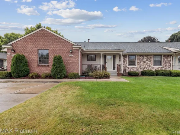 12129 Lexington Dr Unit 2, South Lyon, MI 48178