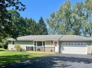 3745 Pleasant Dr, Hermitage, PA 16148