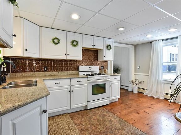 3rd image of 75 Vineland Ave