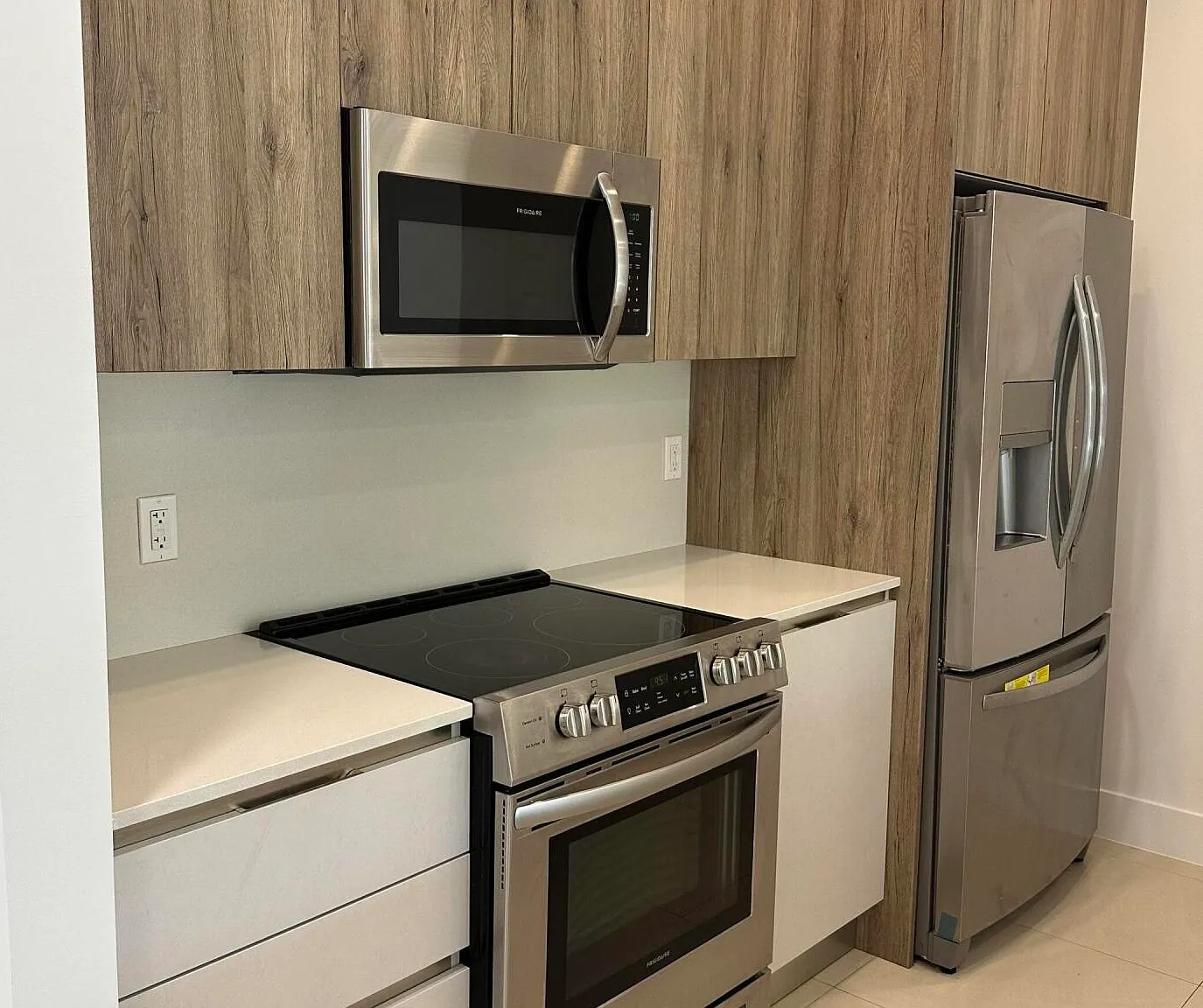 2 bed, 2.5 bath, 1363 sqft, $4,200 — Photo 4