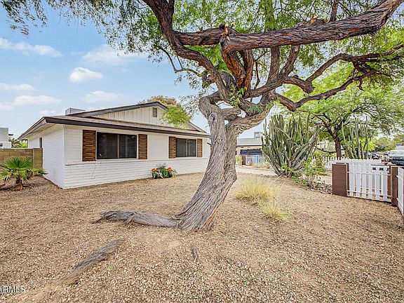 4th image of 2234 E PARADISE Drive