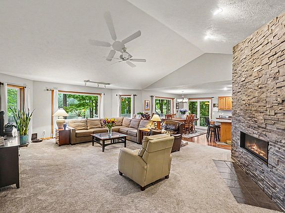 3rd image of 9712 Fawn Lake Dr