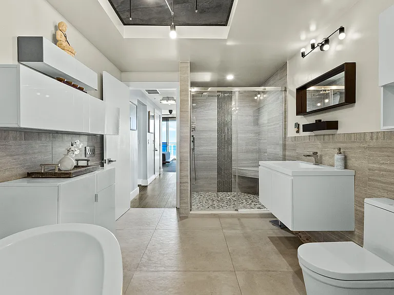 704 N Ocean Blvd — Photo 32