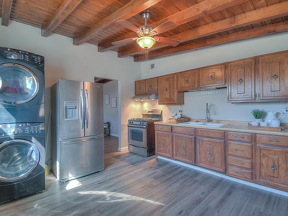 4th image of 3131 Graceland Dr NE